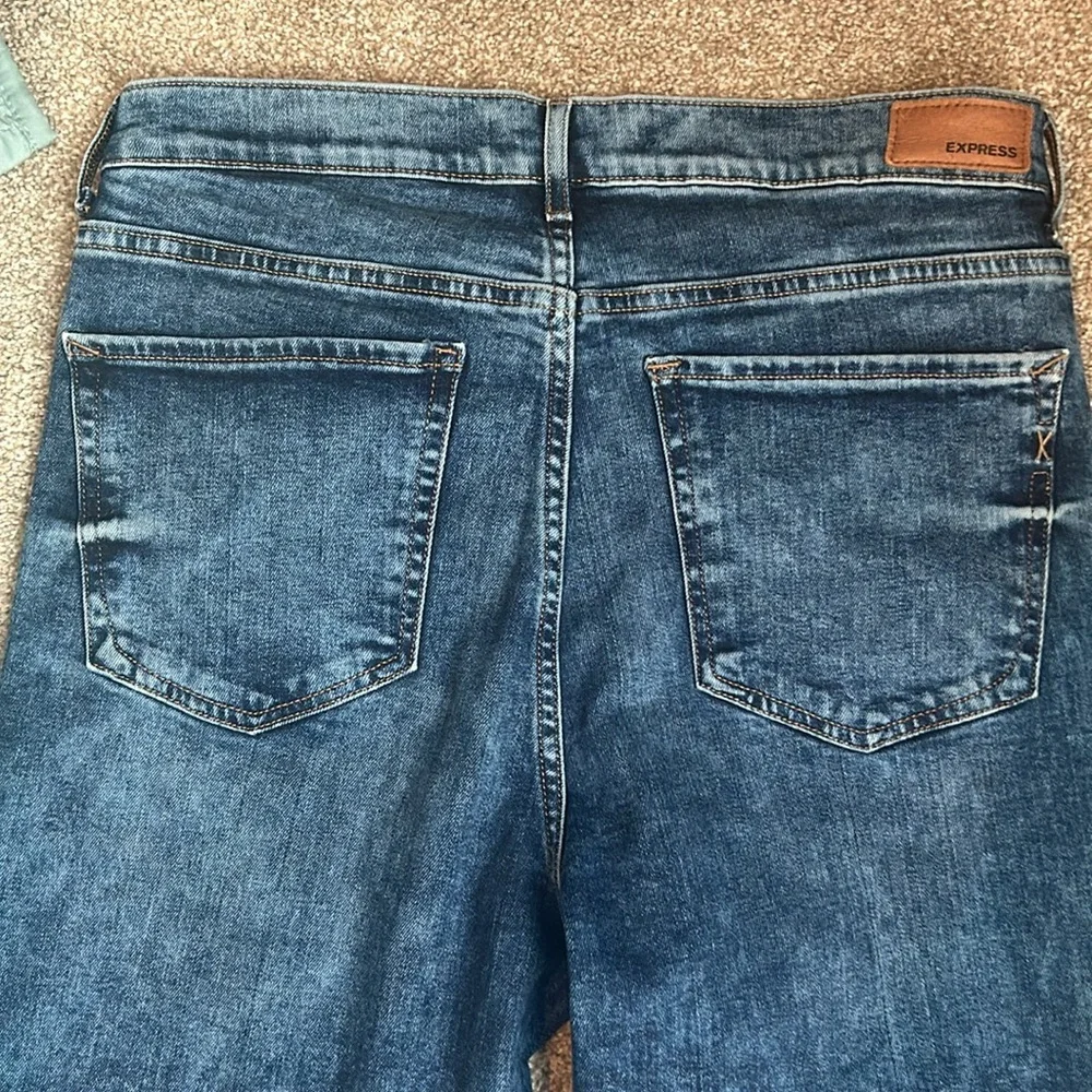 Express  Size 12R High waisted Cropped Jeans - Picture 4 of 5